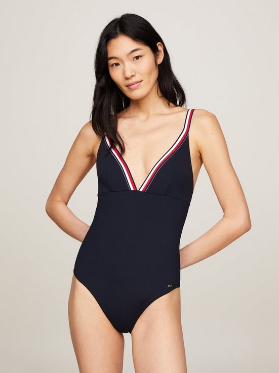 TOMMY HILFIGER SWIMWEAR Badeanzug TRIANGLE ONE PIECE RP mit kontrastfarbenen Kanten mehr Black Friday