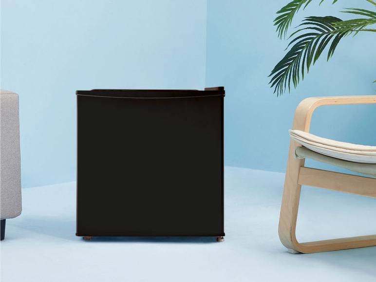 Comfee Mini-Kühlschrank »RCD76DK2«, mit Eisfach 50% Rabatt mit kostenlosem Versand