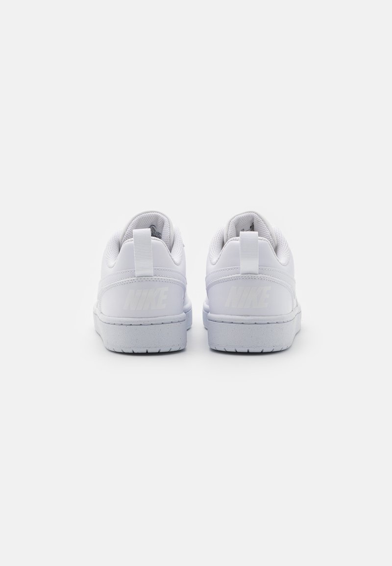 Nike Sportswear Nike Sportswear COURT BOROUGH RECRAFT UNISEX - Trainers - white Vatertagsangebot