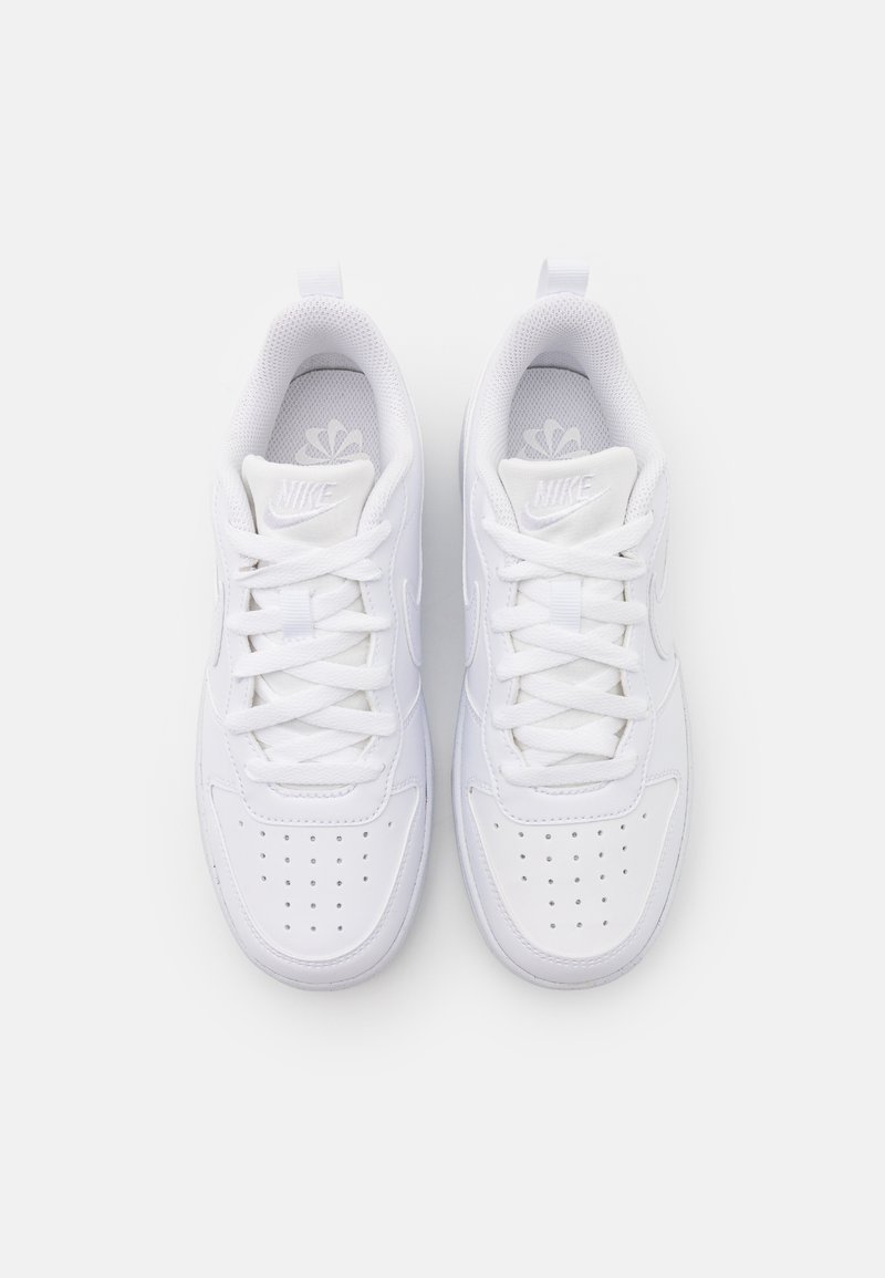 Nike Sportswear Nike Sportswear COURT BOROUGH RECRAFT UNISEX - Trainers - white Vatertagsangebot