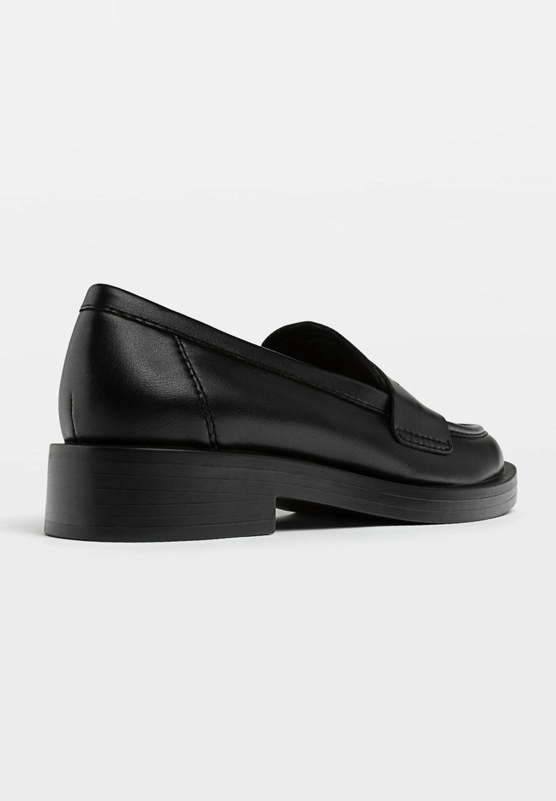 Stradivarius Stradivarius LOAFERS - Slip-ons - black Räumungsverkauf
