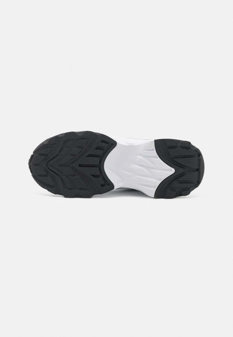 Nike Sportswear Nike Sportswear TC 7900 - Trainers Kauf eins, bekomm eins gratis