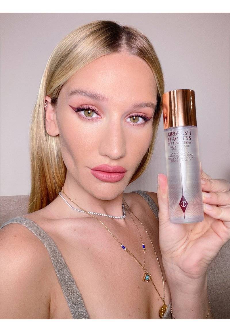 Charlotte Tilbury Charlotte Tilbury AIRBRUSH FLAWLESS SETTING SPRAY - TRAVEL SIZE - Setting spray & powder JETZT KAUFEN