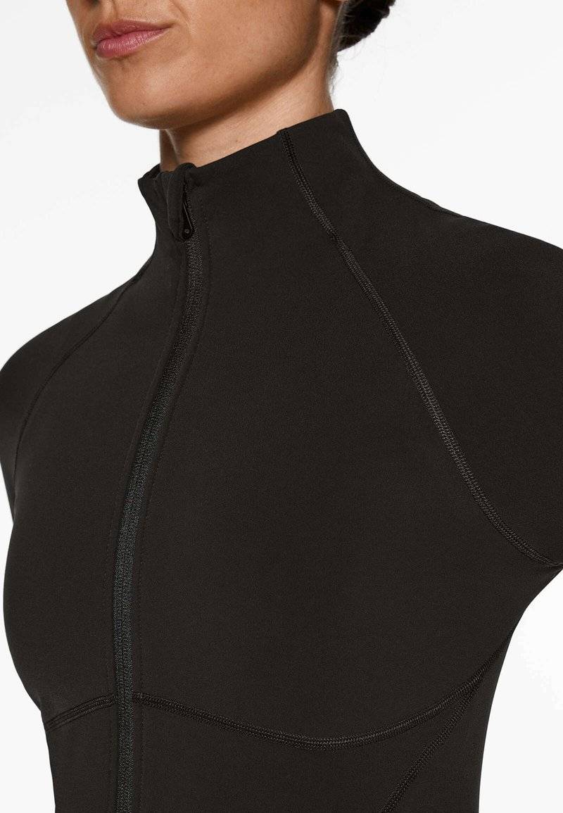 OYSHO OYSHO WARMTH COMFORTLUX TECHNICAL - Training jacket - black Top Angebot