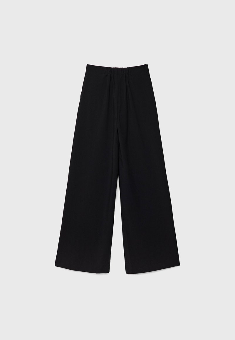 Stradivarius Stradivarius WITH BUCKLE DETAIL - Trousers - black Tägliche Deals