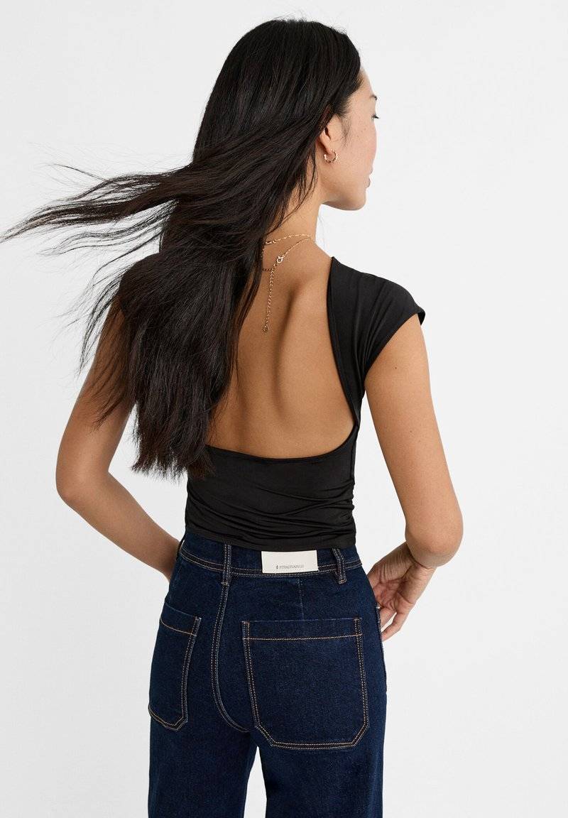 Stradivarius Stradivarius OPEN-BACK - Basic T-shirt - black Tiefpreis