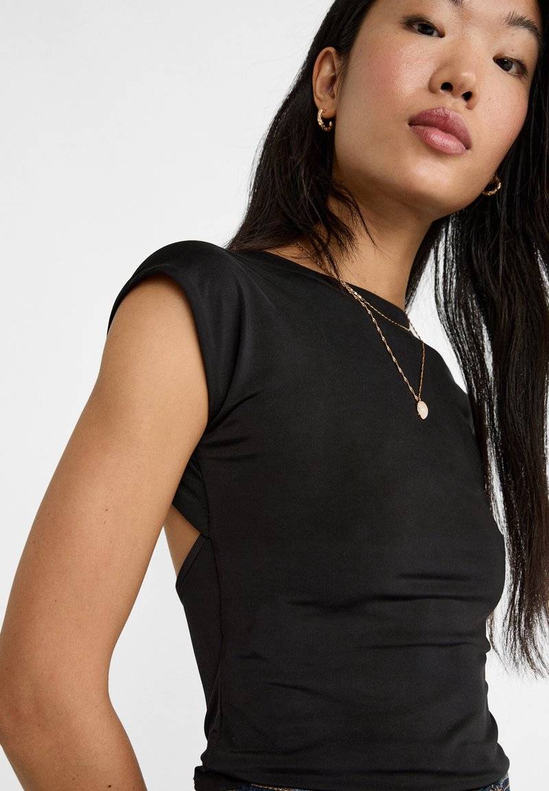 Stradivarius Stradivarius OPEN-BACK - Basic T-shirt - black Tiefpreis