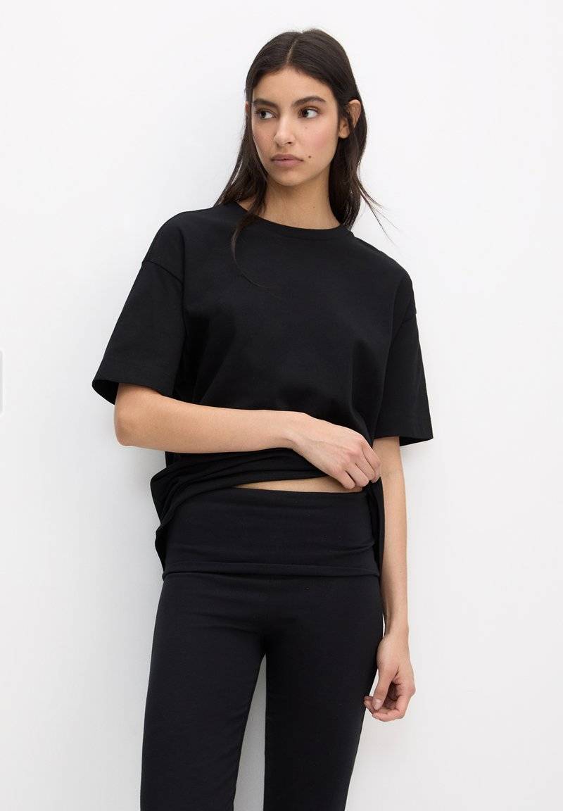 PULL&BEAR PULL&BEAR SHORT SLEEVE - PACK OF 2 - Basic T-shirt - white JETZT KAUFEN