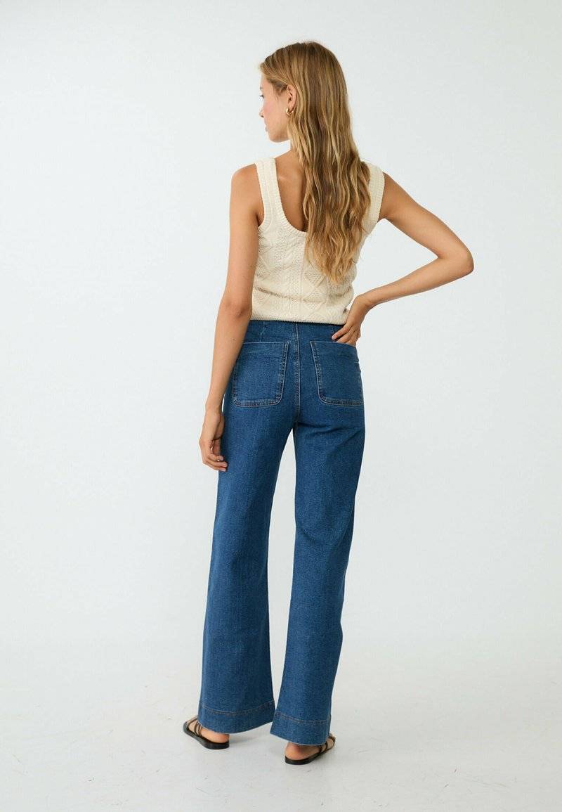 Stradivarius Stradivarius MINIMALIST WITH POCKETS - Flared Jeans - royal blue Letzte 2 Tage