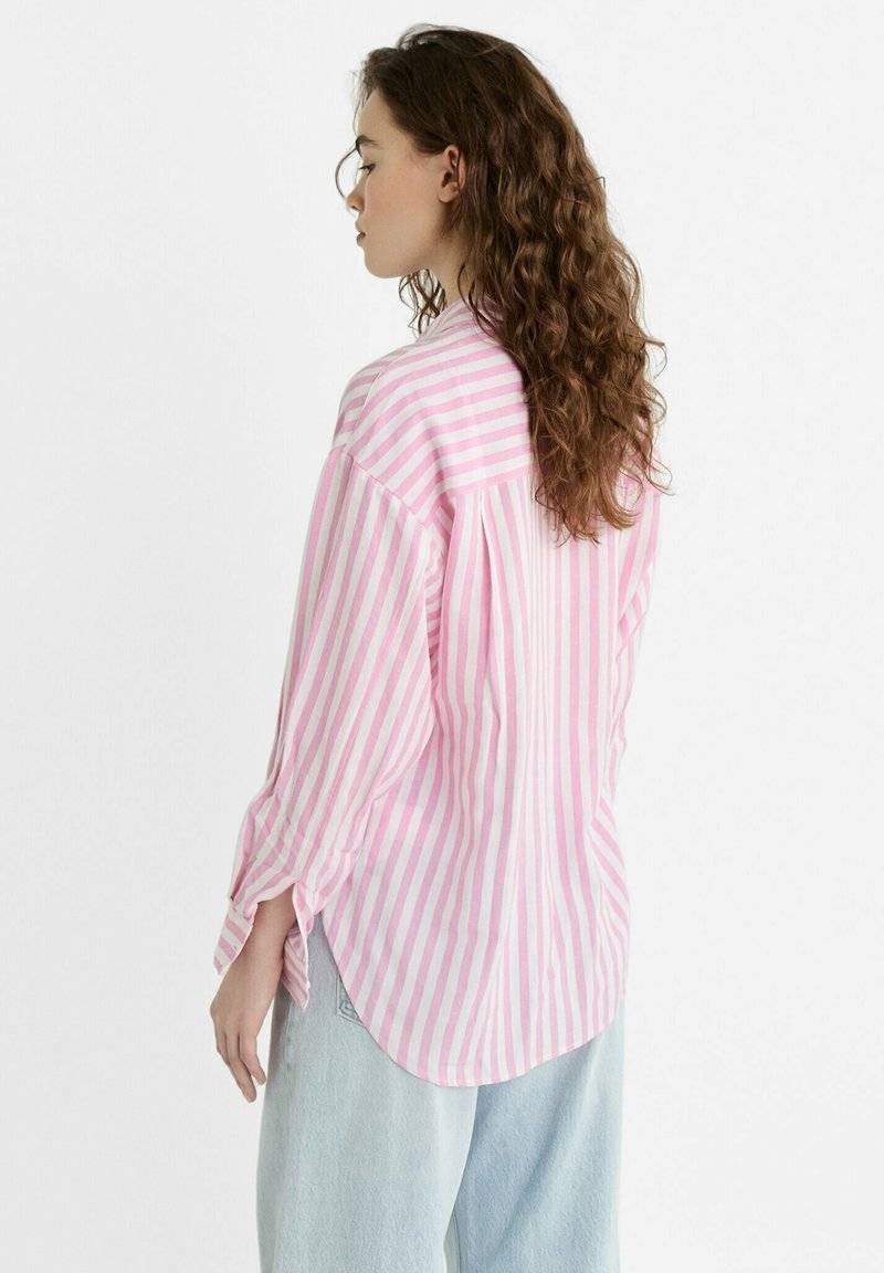 Stradivarius Stradivarius STRIPED - Button-down blouse - light pink Bis zu 50% Rabatt