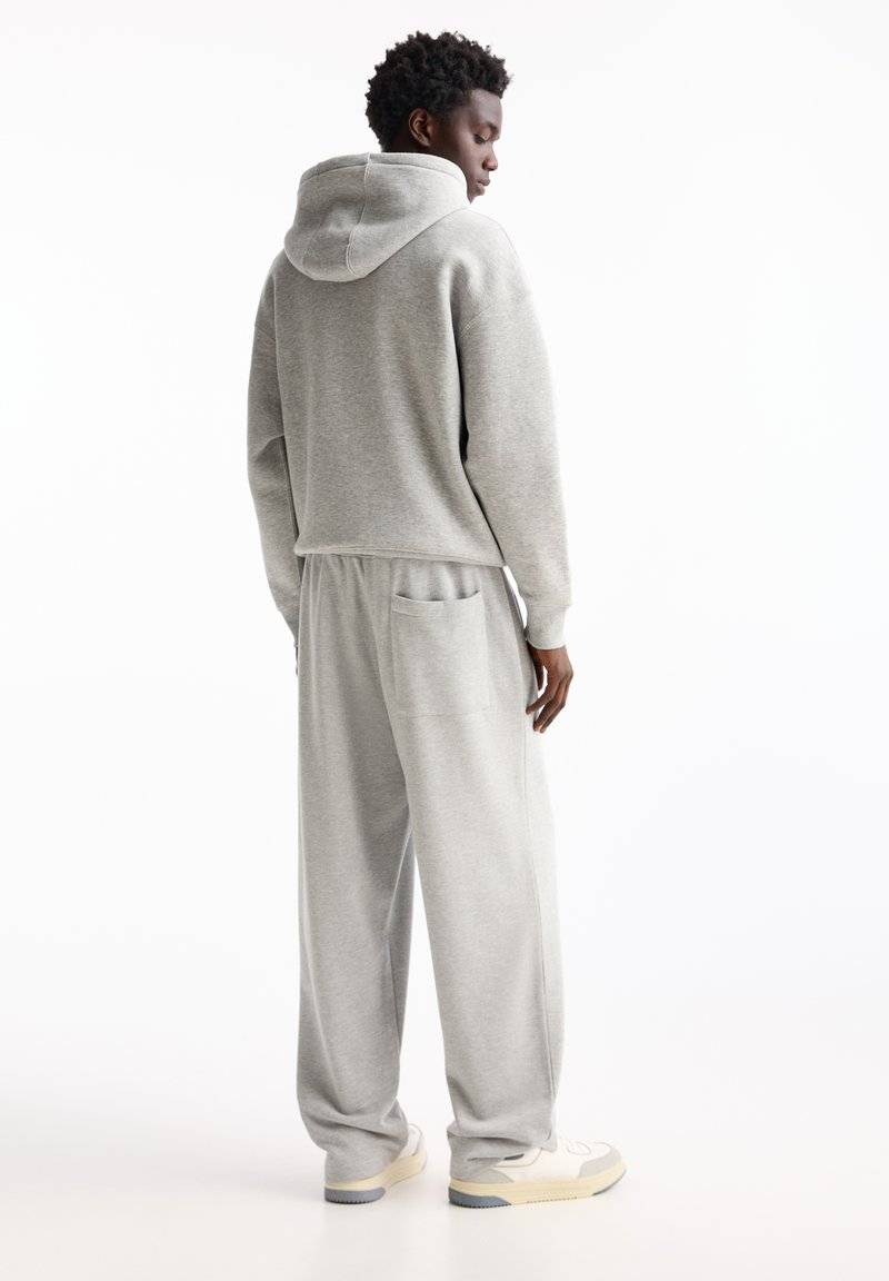 PULL&BEAR PULL&BEAR WIDE JOGGERS - Tracksuit bottoms - light grey Riesige Rabatte
