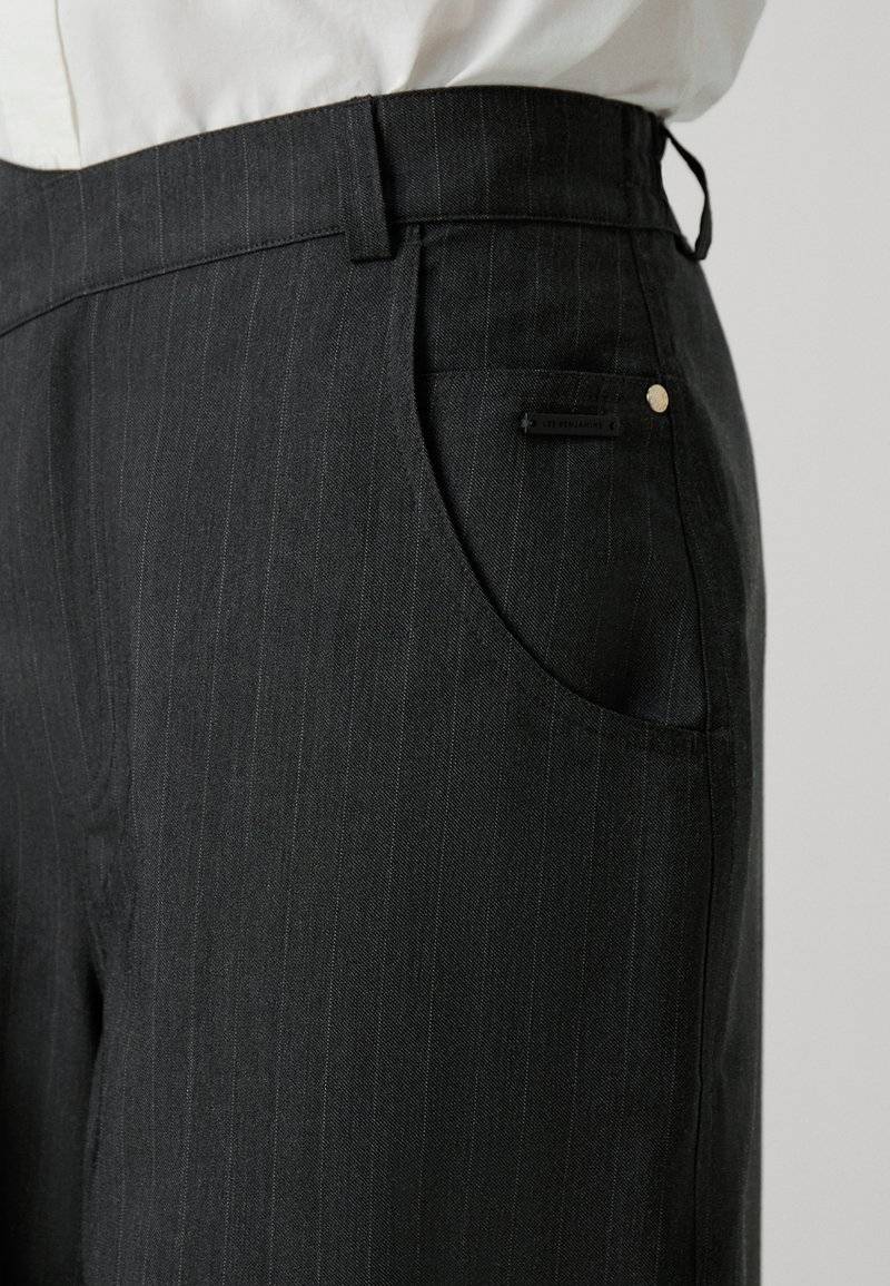 Les Benjamins Les Benjamins UNISEX - Shorts - black Im Verkauf