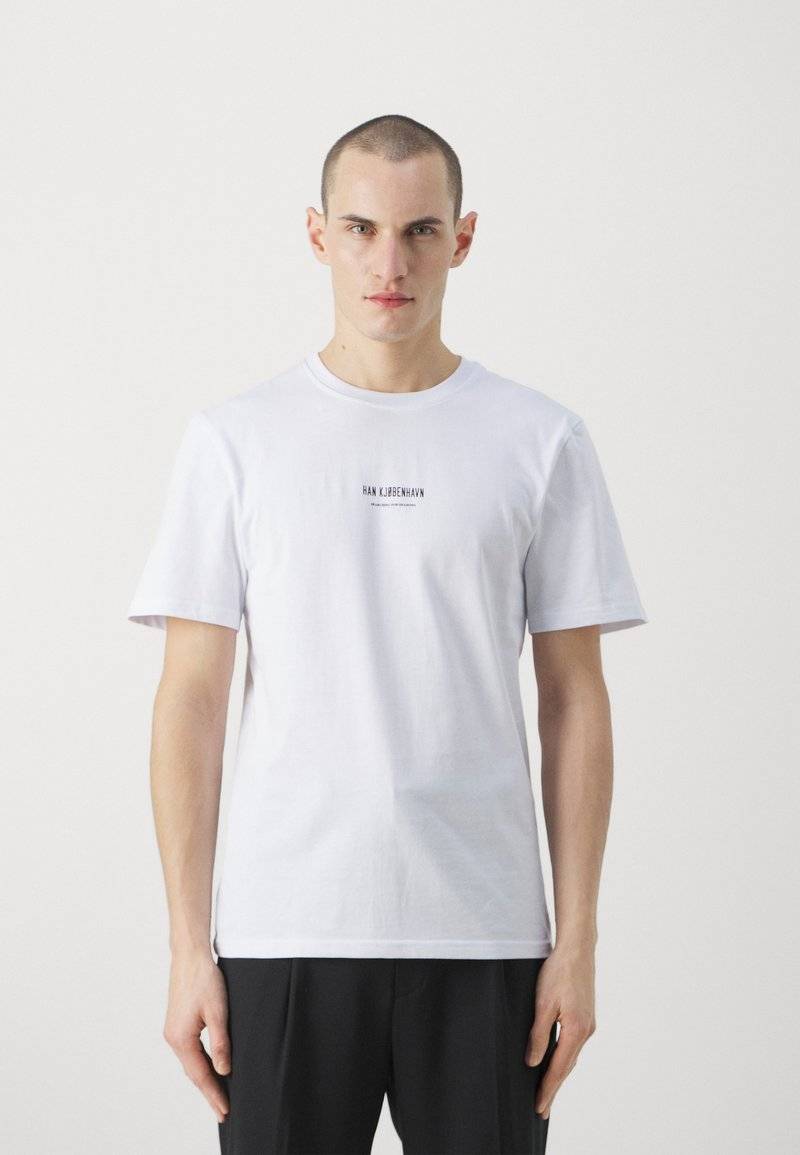 Han Kjøbenhavn Han Kjøbenhavn SHADOWS MOON REGULAR TEE UNISEX - Print T-shirt - white Blitzverkäufe