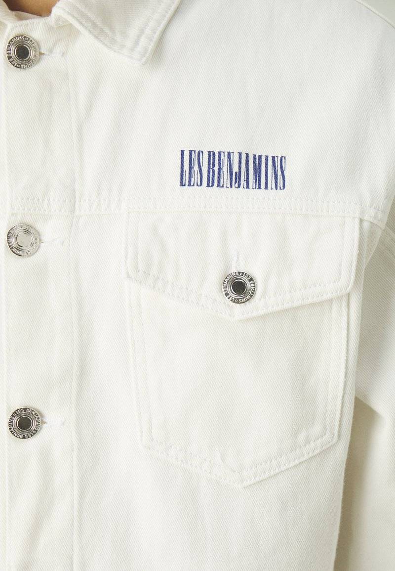 Les Benjamins Les Benjamins JACKET UNISEX - Denim jacket - white Versandkostenfrei