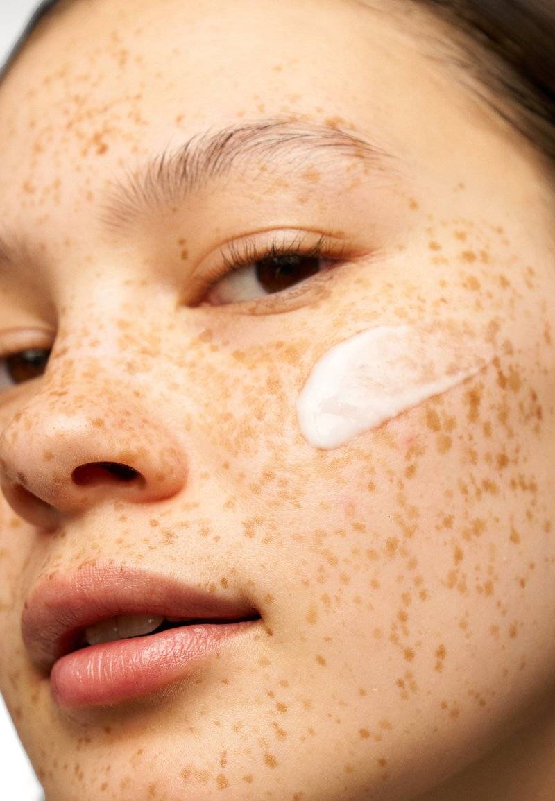 The Ordinary The Ordinary VITAMIN C SUSPENSION 23% + HA SPHERES 2% - Serum Osterangebot