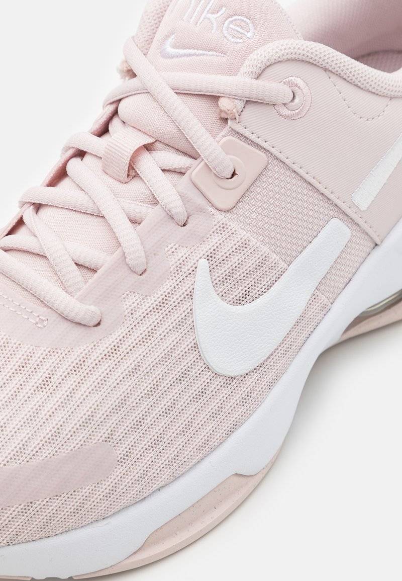 Nike Performance Nike Performance ZOOM BELLA 6 - Training shoe Letzter Tag