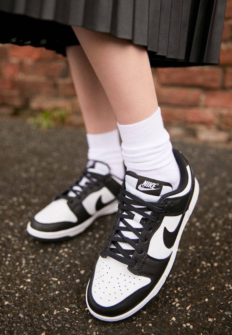 Nike Sportswear Nike Sportswear DUNK LOW - Trainers 2025