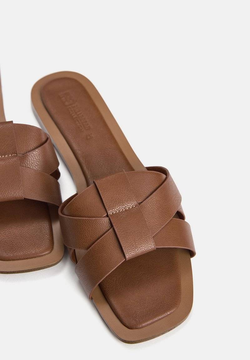 PULL&BEAR PULL&BEAR FLAT - Mules - brown Sonderangebot