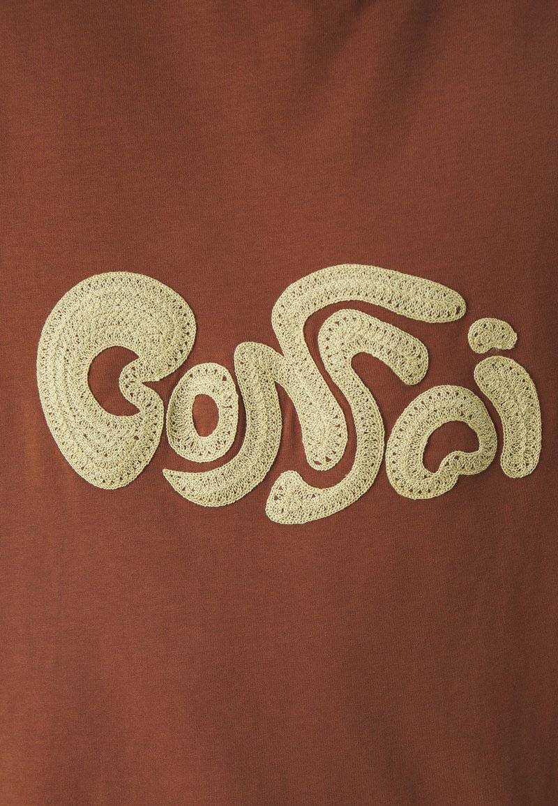 Bonsai Bonsai OVERSIZE TEE EMBRODERY GRAPHIC UNISEX - Print T-shirt - glazed ginger Top Angebot
