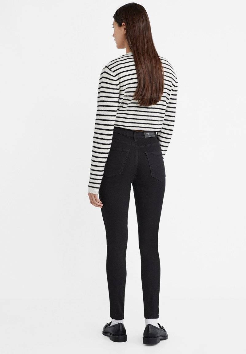 Stradivarius Stradivarius MIT SUPERHOHEM - Jeans Skinny Fit - black Tiefpreis