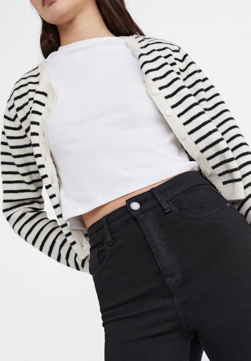 Stradivarius Stradivarius MIT SUPERHOHEM - Jeans Skinny Fit - black Tiefpreis