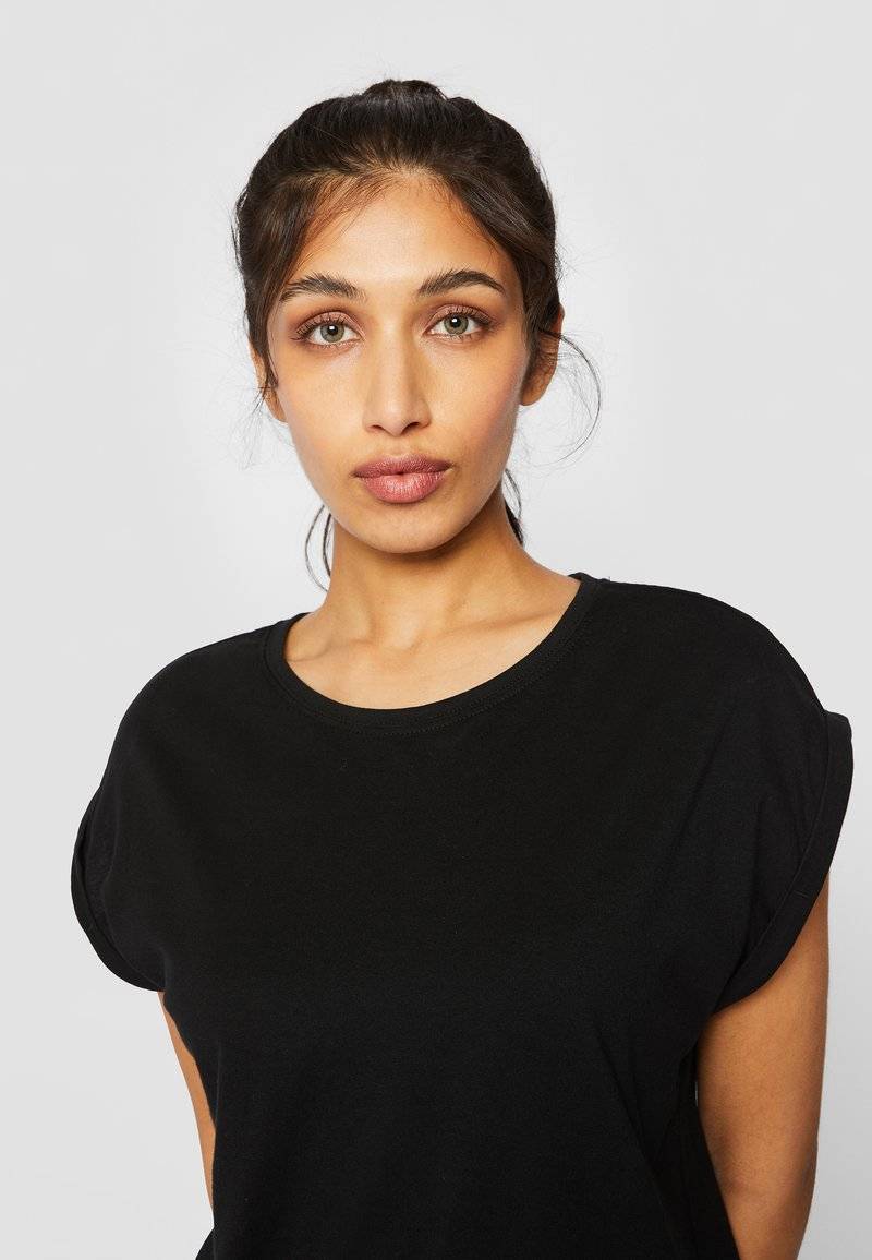 Urban Classics Urban Classics EXTENDED SHOULDER - Basic T-shirt - black Kostenlose Rückgabe