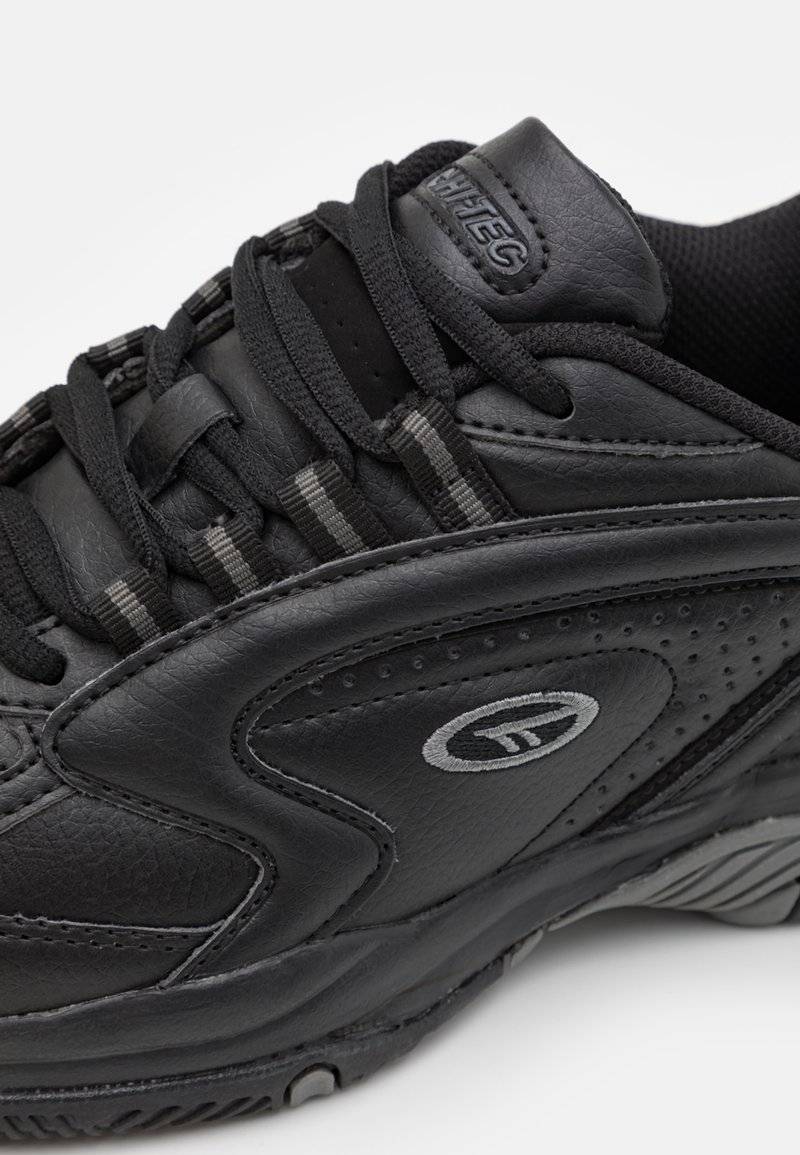 HI-TEC HI-TEC BLAST LITE - Walking trainers - black Angebote