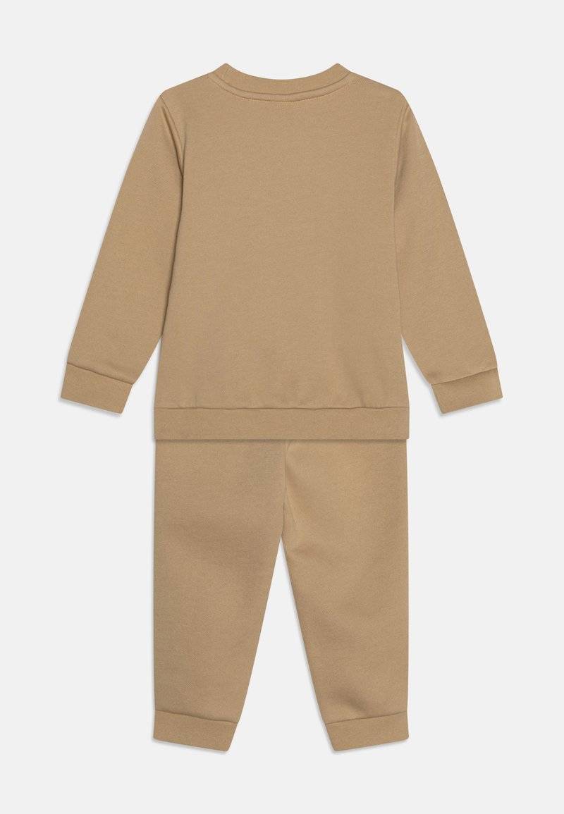 Puma Puma MINICATS EMBROIDERY UNISEX SET - Tracksuit - prairie tan Hotsell
