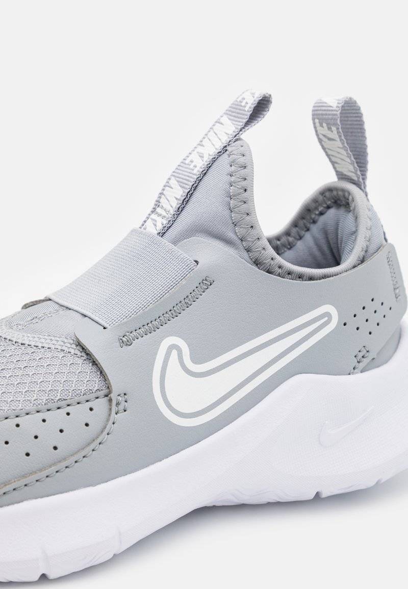 Nike Performance Nike Performance FLEX RUNNER 3 UNISEX - Competition running shoes Schlussverkauf