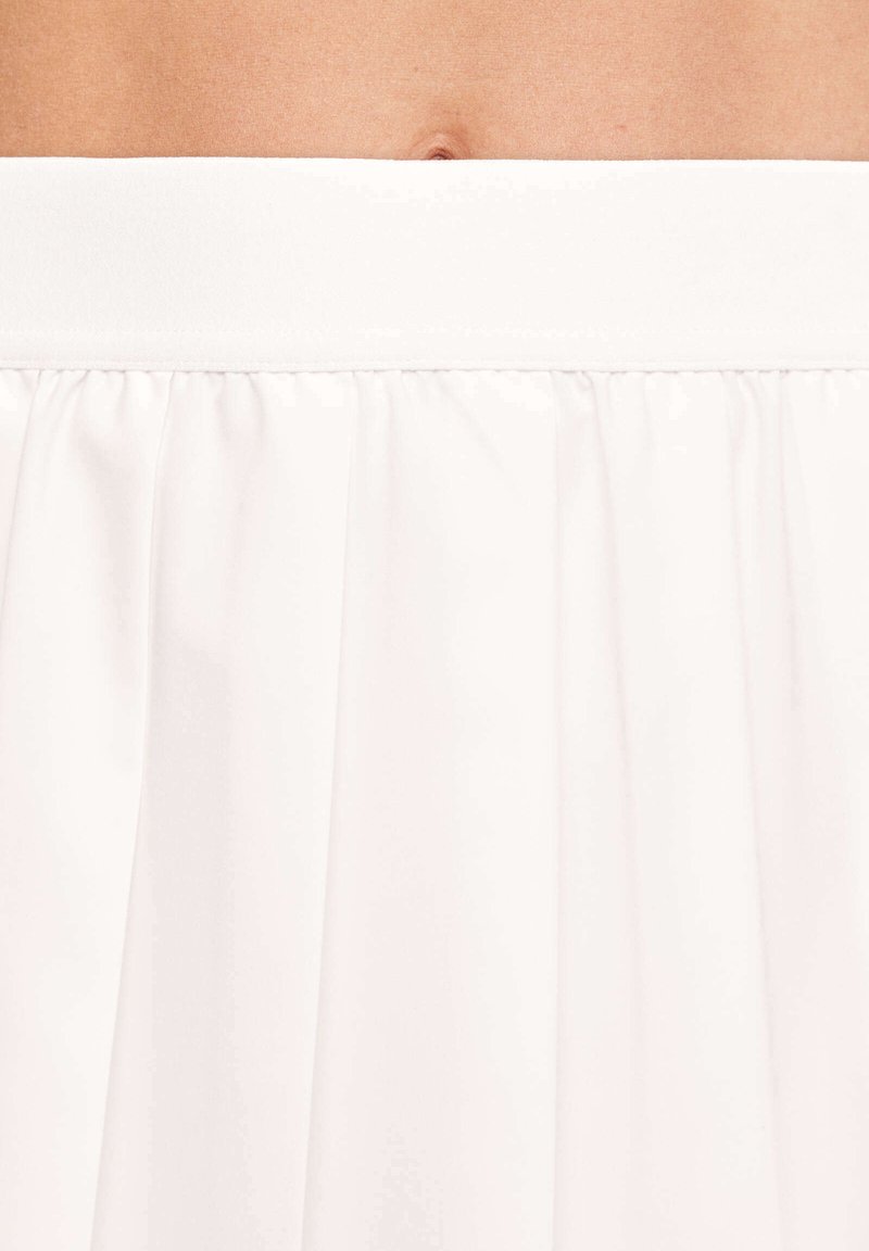 OYSHO OYSHO PLEATED COMPRESSIVE - Sports skirt - white Fabrik Onlineshop