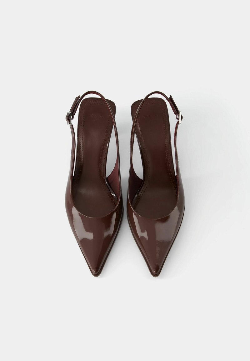 Bershka Bershka KITTEN HEEL - Classic heels - brown Letzter Tag