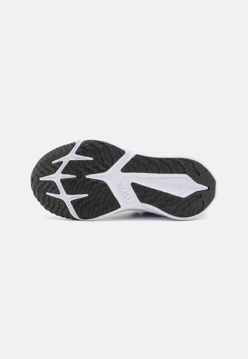 Nike Performance Nike Performance STAR RUNNER - Competition running shoes 50% Rabatt mit kostenlosem Versand