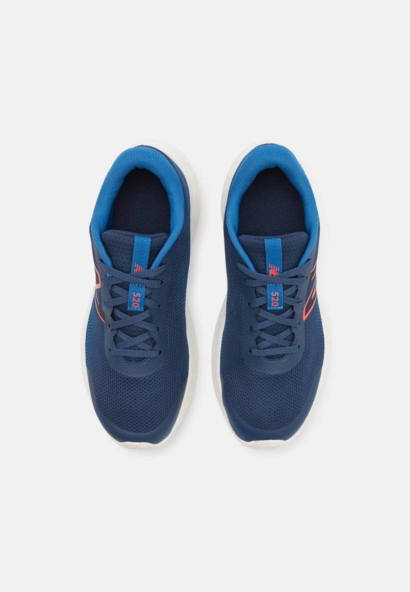 New Balance New Balance 520V8 UNISEX - Competition running shoes - navy Muttertagsangebot