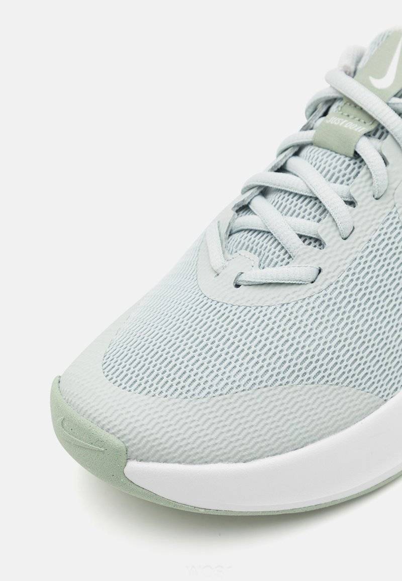 Nike Performance Nike Performance MC TRAINER 3 - Training shoe Jubiläumsangebot