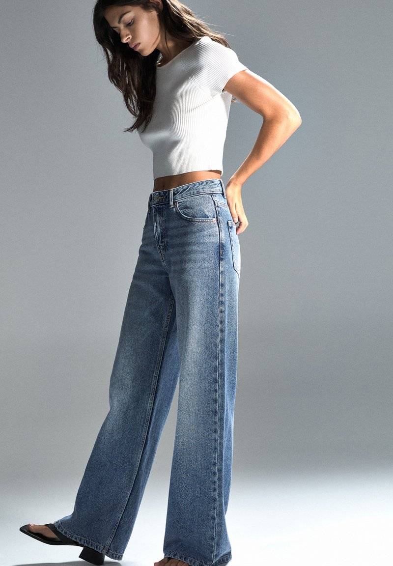 PULL&BEAR PULL&BEAR MID-RISE WIDE - Flared Jeans - blue Super Sparpreis
