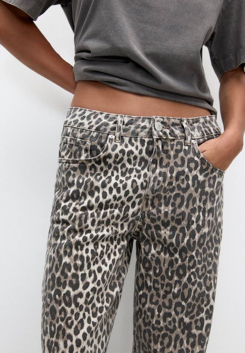 PULL&BEAR PULL&BEAR Trousers - brown Wochenangebot