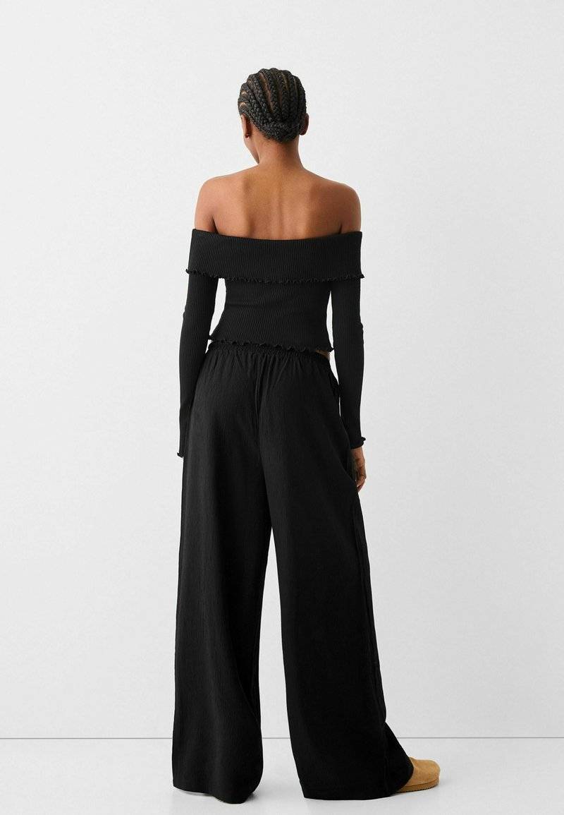 Bershka Bershka Trousers - black Neueste Stile