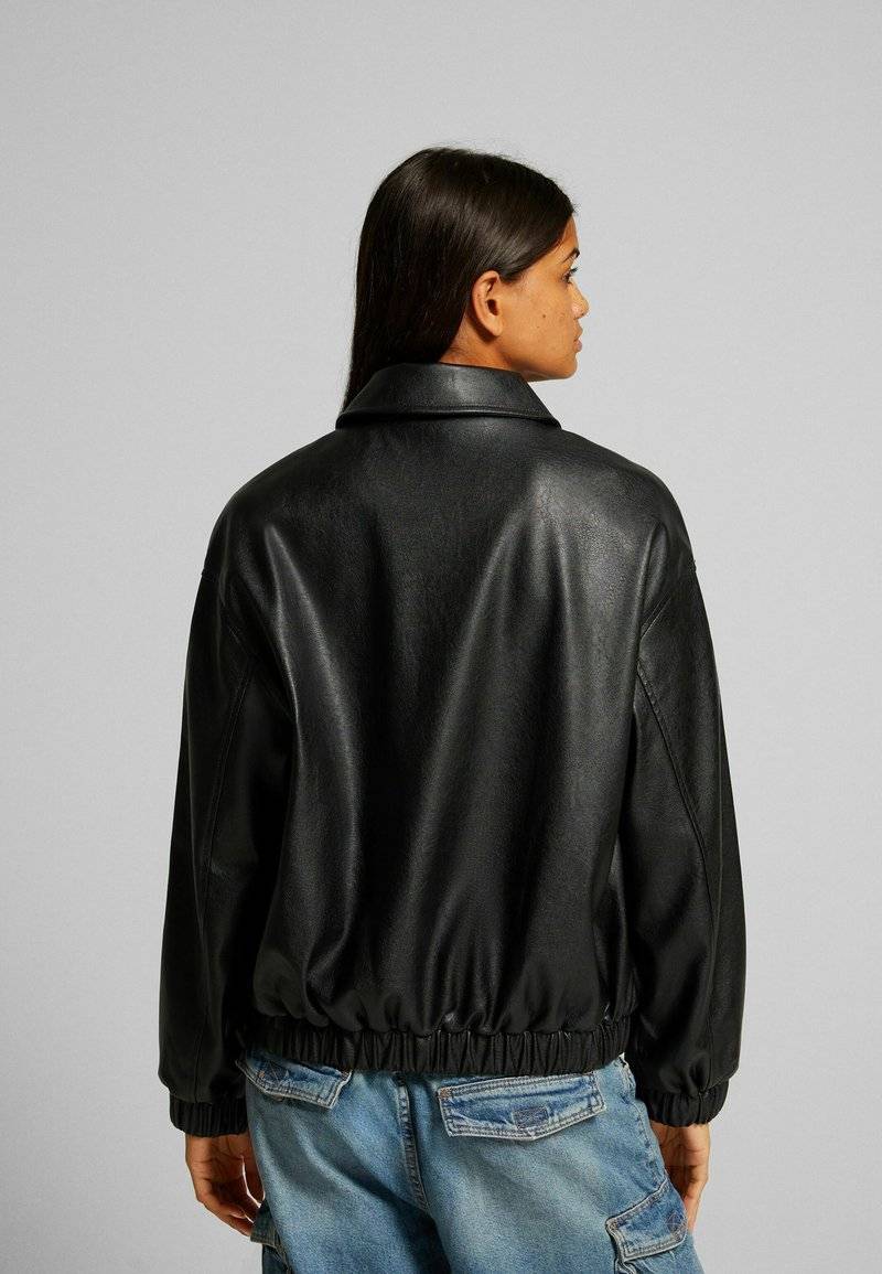 Bershka Bershka DAD FIT - Faux leather jacket - black Bis zu 55% Rabatt