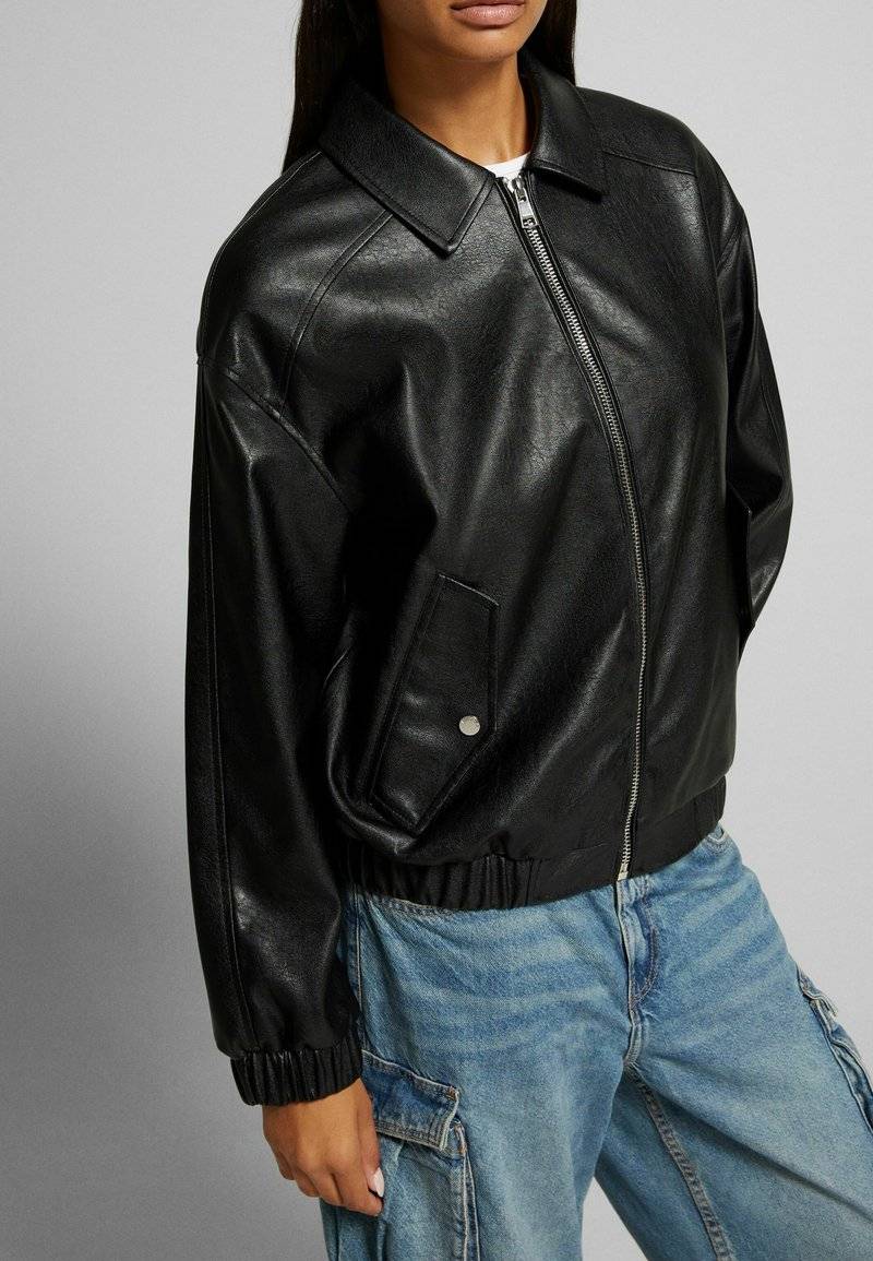 Bershka Bershka DAD FIT - Faux leather jacket - black Bis zu 55% Rabatt