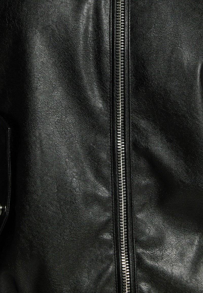 Bershka Bershka DAD FIT - Faux leather jacket - black Bis zu 55% Rabatt