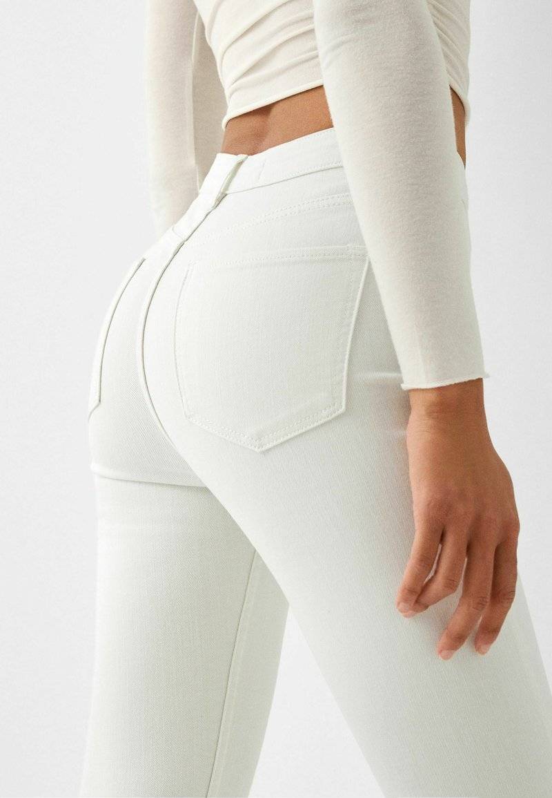 Bershka Bershka SUPER - Jeans Skinny Fit - white Super Rabatt