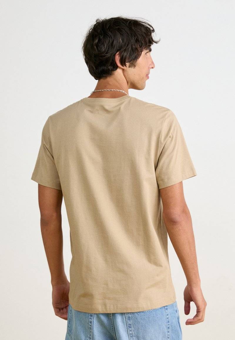 Nike Sportswear Nike Sportswear CLUB TEE - Basic T-shirt - khaki Kostenloser Versand international