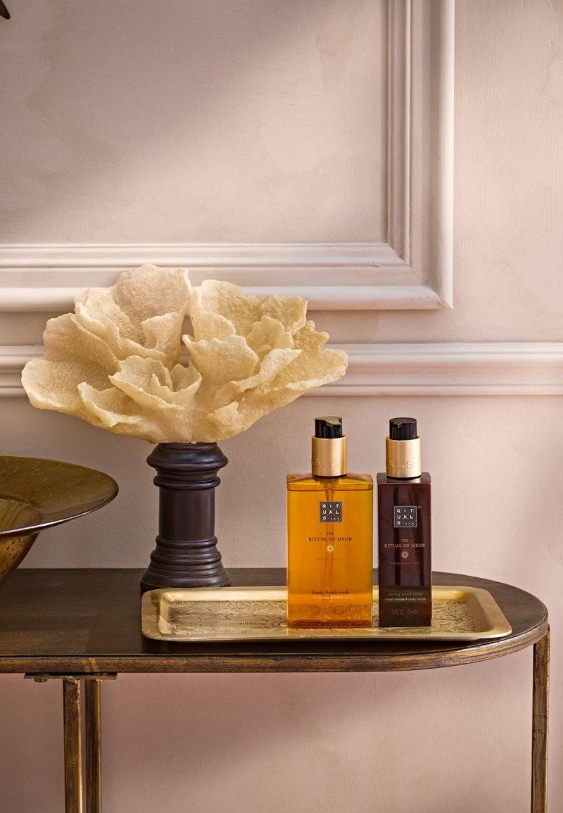 Rituals Rituals HAND WASH THE RITUAL OF MEHR - CITRUS / WOODY - SWEET ORANGE & CEDARWOOD - Liquid soap Speichern exportieren