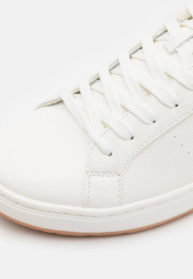 Levi's® Levi's® PIPER - Trainers - regular white Begrenztes Angebot