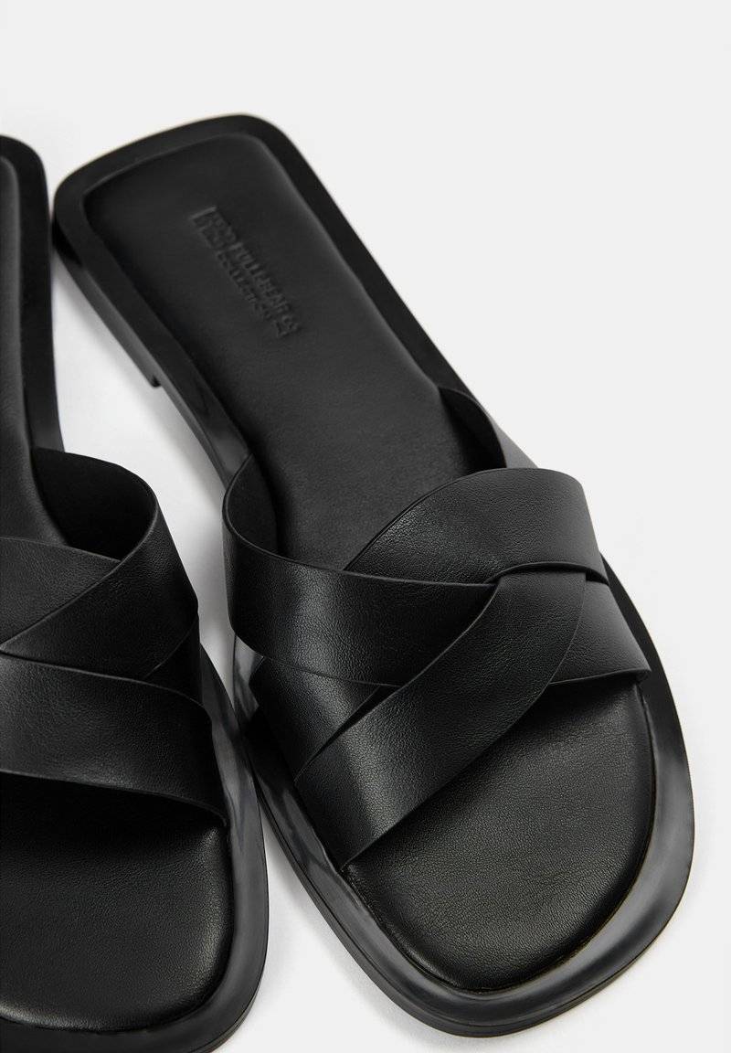 PULL&BEAR PULL&BEAR CRISSCROSS - Mules - black Black Friday