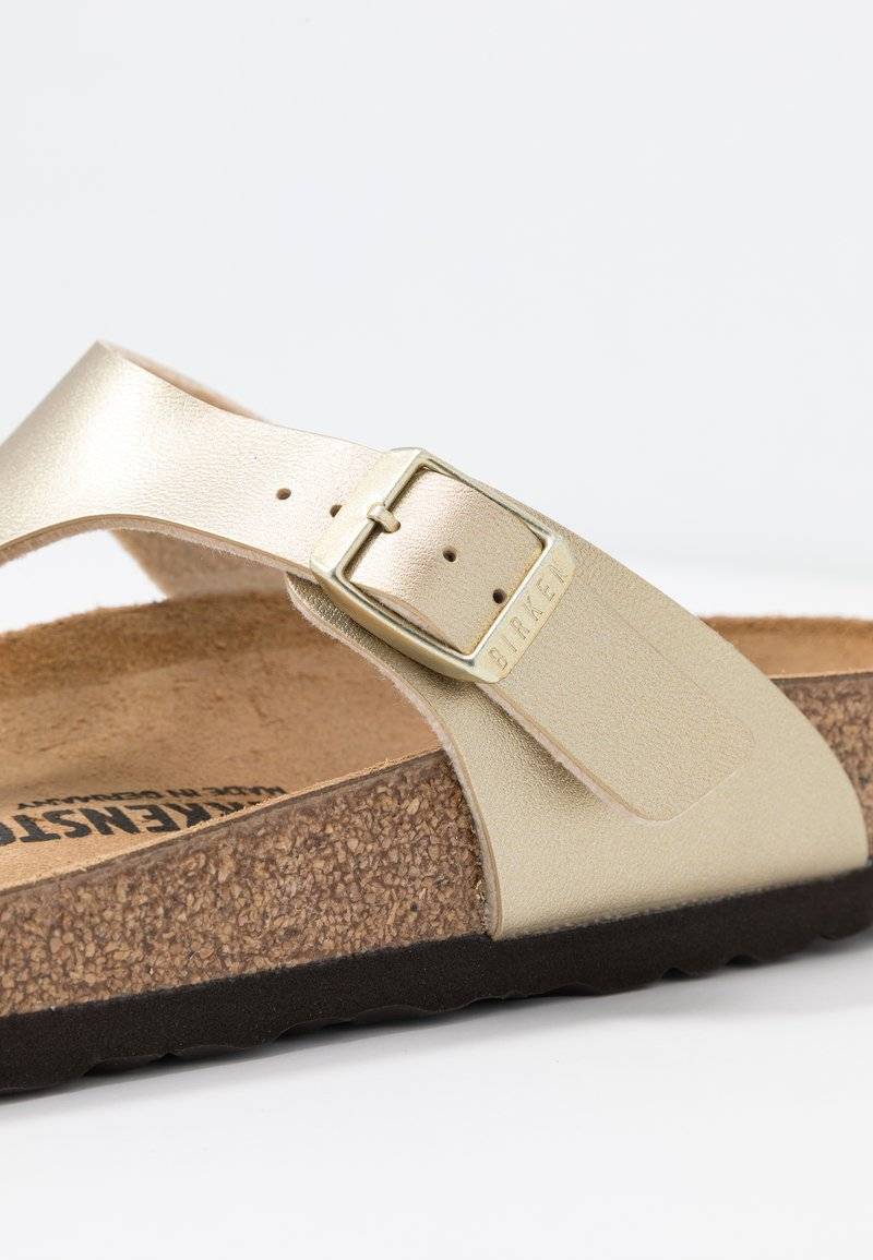 Birkenstock Birkenstock GIZEH BF REGULAR - Slippers - gold Weihnachtsangebot