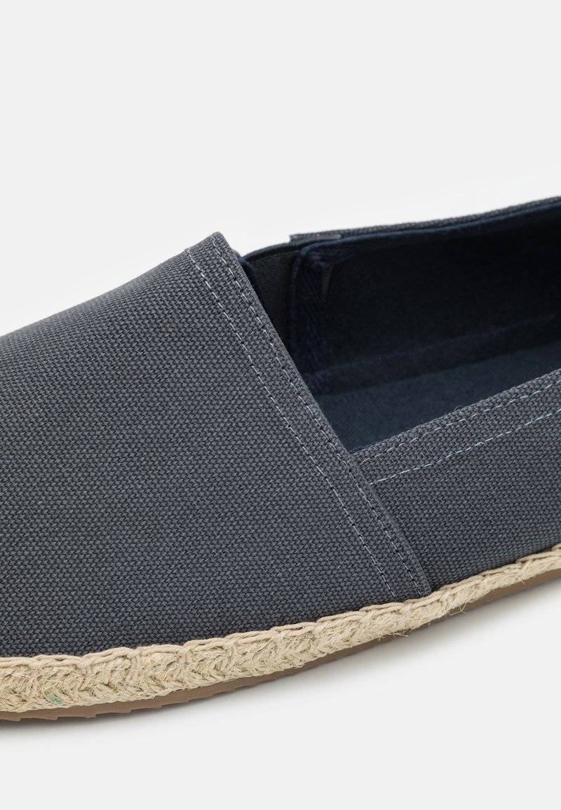 Pier One Pier One UNISEX - Espadrilles - dark grey Valentinstagsangebot