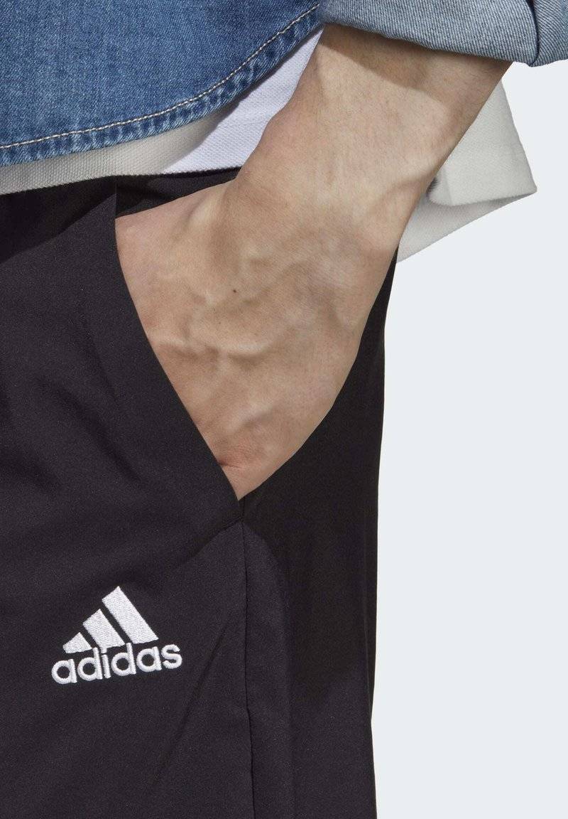 adidas Sportswear adidas Sportswear AEROREADY ESSENTIALS CHELSEA SMALL - Sports shorts - black Saisonale Angebote