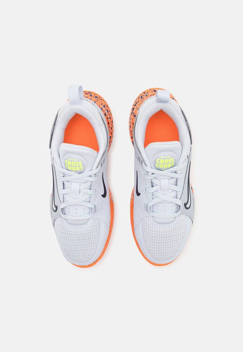 Nike Performance Nike Performance KIDS CROSSCOURT OLY UNISEX - Competition running shoes Letzter Tag