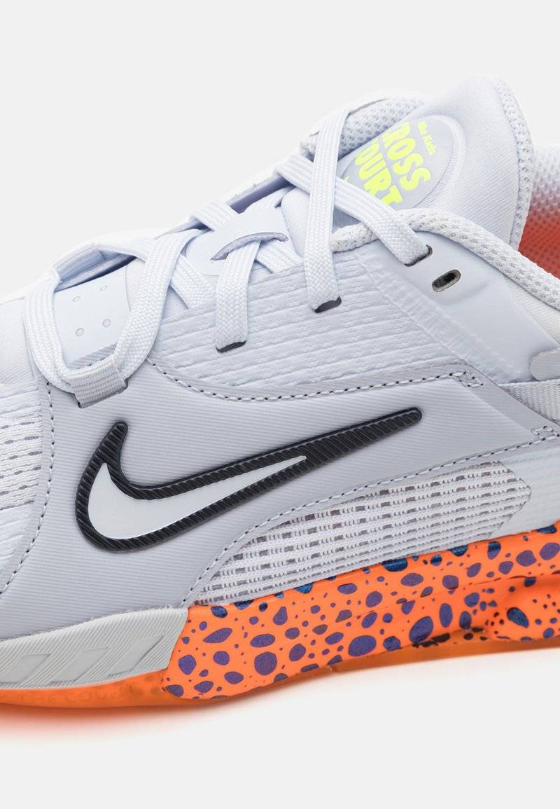 Nike Performance Nike Performance KIDS CROSSCOURT OLY UNISEX - Competition running shoes Letzter Tag